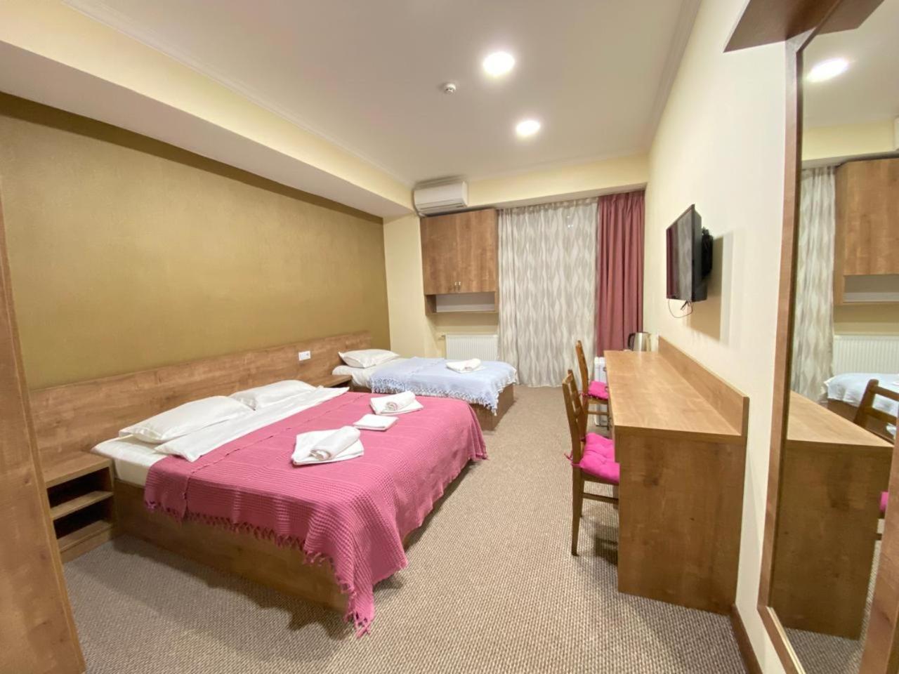 5 Rooms Near 300 Aragveli Metro Station Tbilisi Zimmer foto